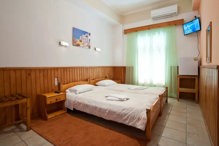 Hotel athina delphi oikogeneiako domatio 5 atomon 6