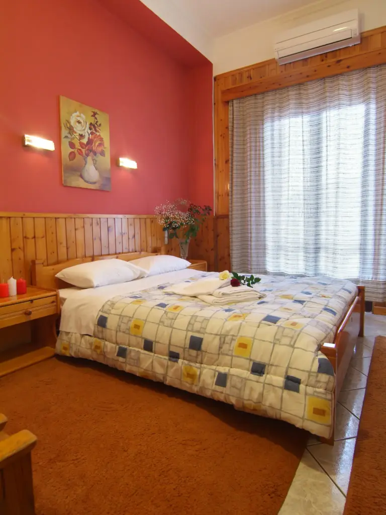Hotel athina diklino me thea sti thalassa 4